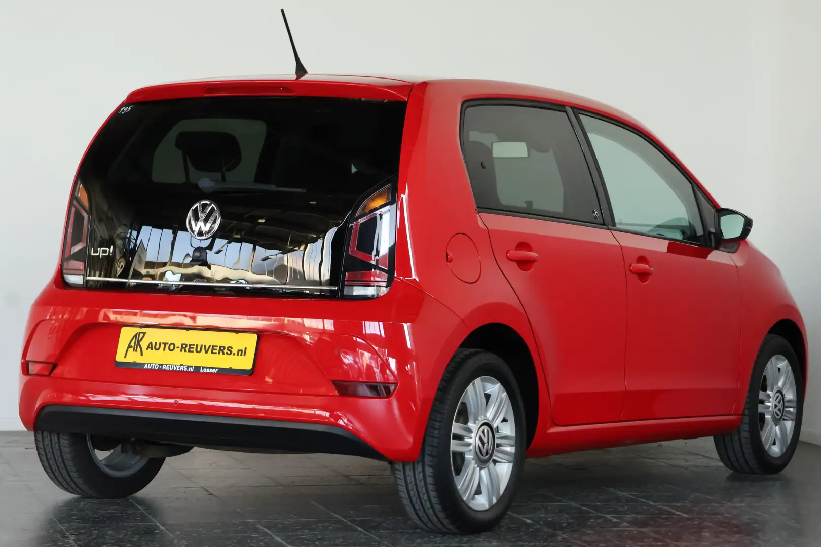 Volkswagen up! 1.0 BMT up! beats / Clima / Cruisecontrol / Beats Rouge - 2