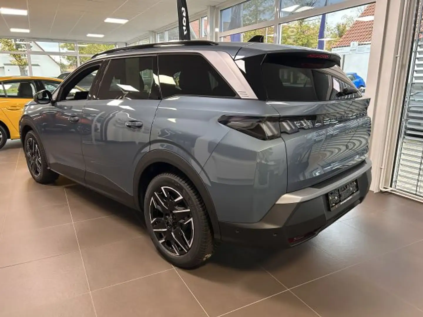 Peugeot 5008 Hybrid 136 e-DSC6 Allure (K) Blau - 2