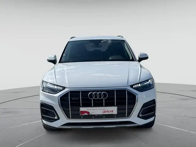Audi Q5 view 2