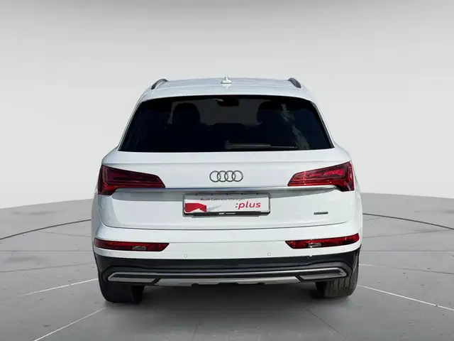 Audi Q5 view 7