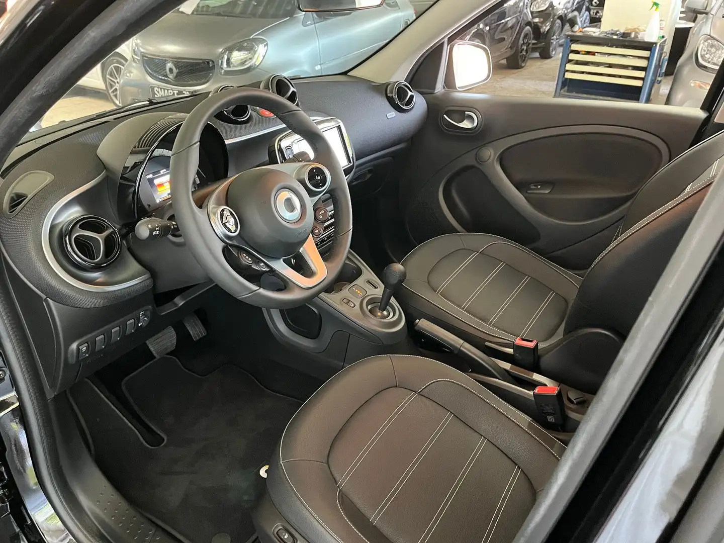 smart forFour "Neufahrzeug" 109 PS Lorinser 17 Zoll Leder Navi Noir - 2