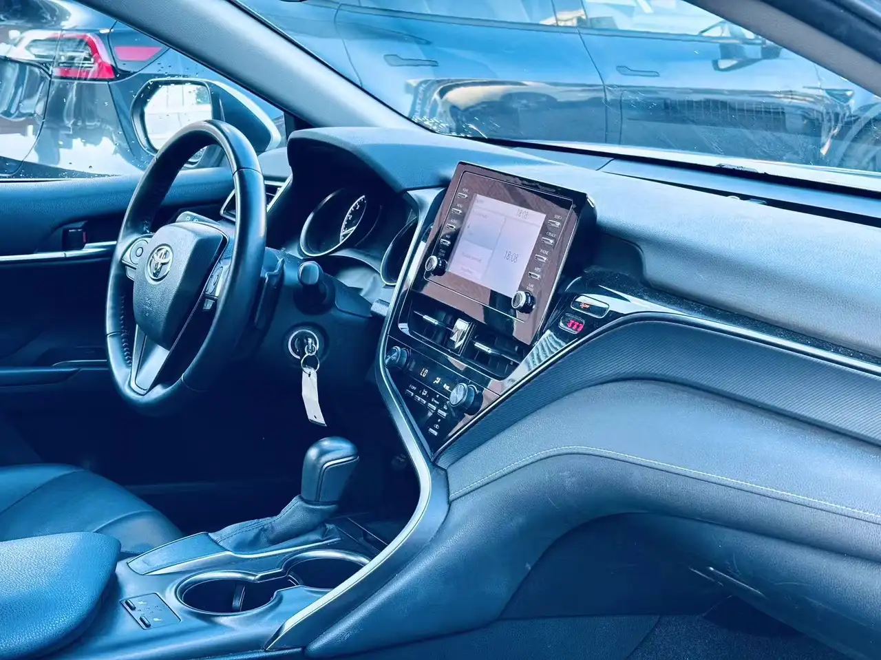 Toyota Camry снимка Toyota Camry