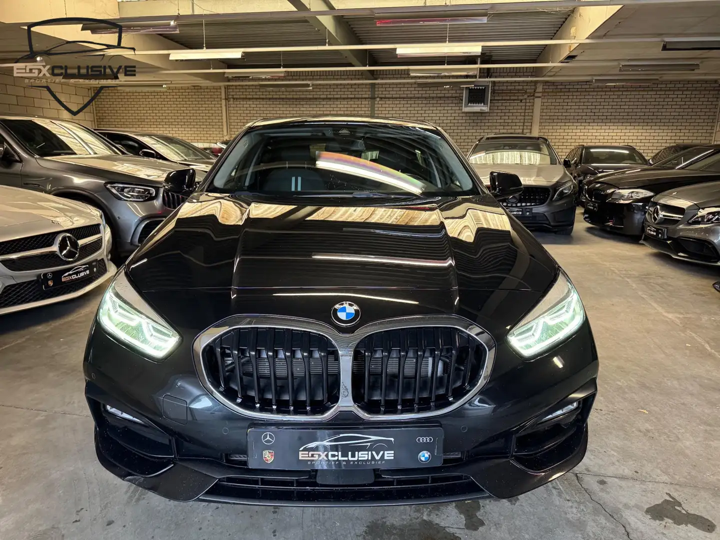 BMW 118 1-serie 118i High Executive ACC | LED | STOELVERWA Schwarz - 2