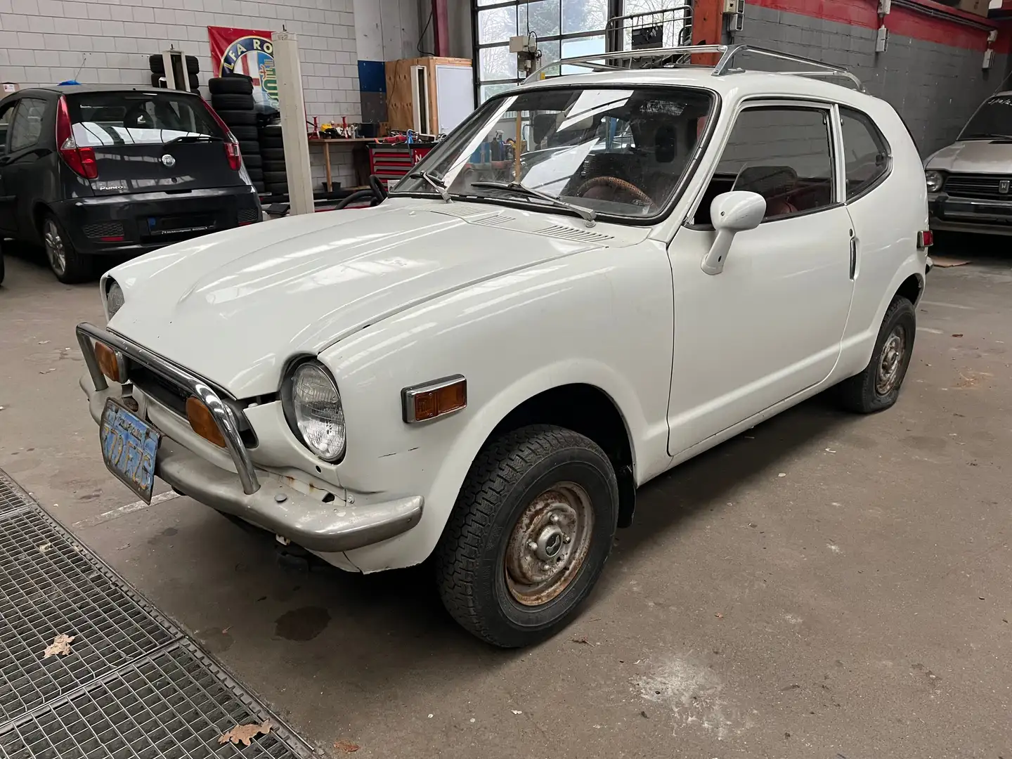 Oldtimer Honda Z 600  Coupe Weiß - 1
