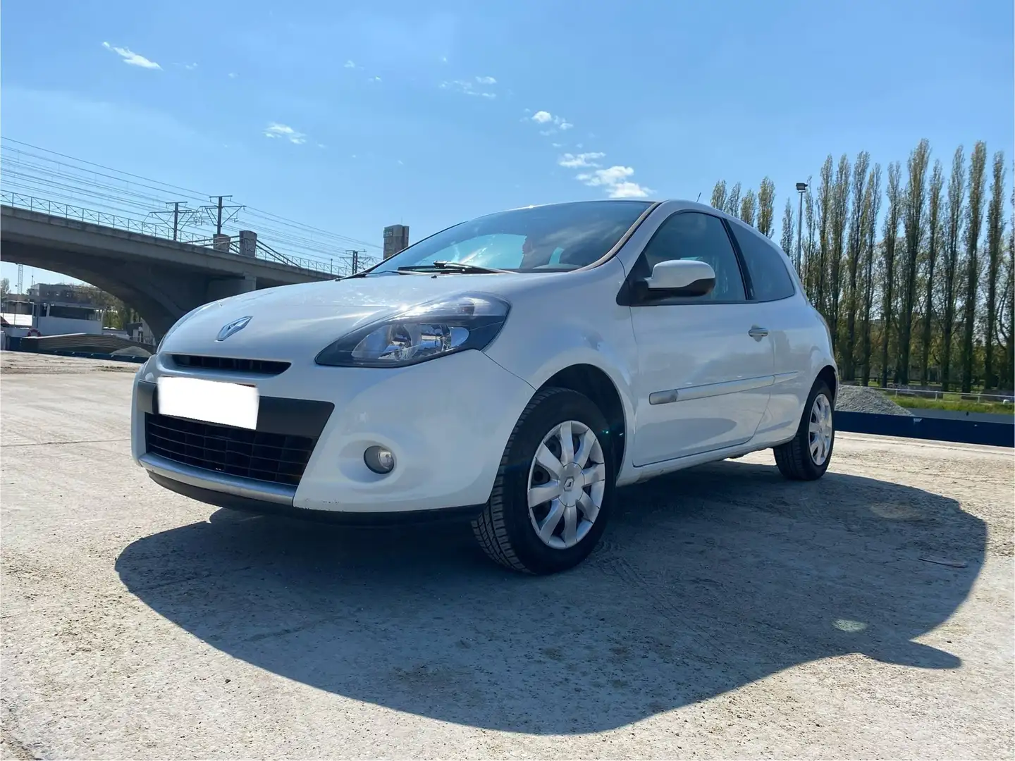 Renault Clio 1.2i Édition Ice-Watch - 1