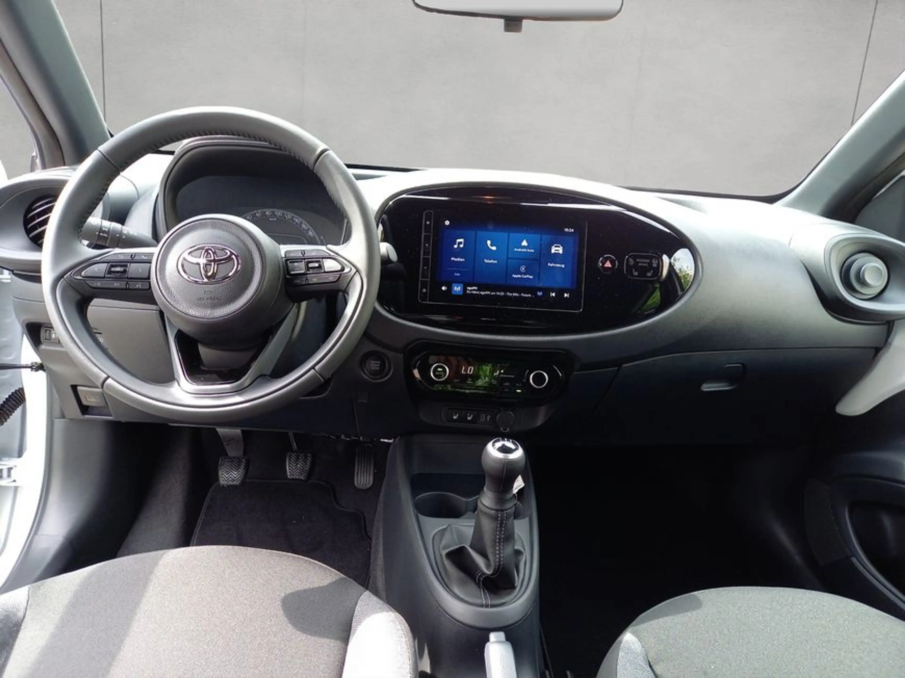 Toyota Aygo X X Business Edition Komfortpaket — photo 12