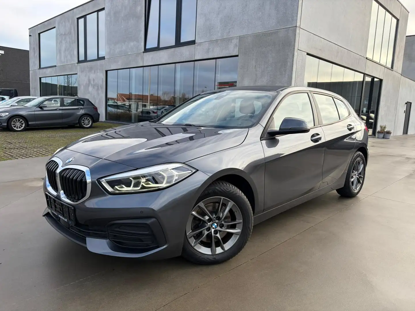 BMW 118 iA automaat 2021/40000km/LED/Navi/Garantie Gris - 1