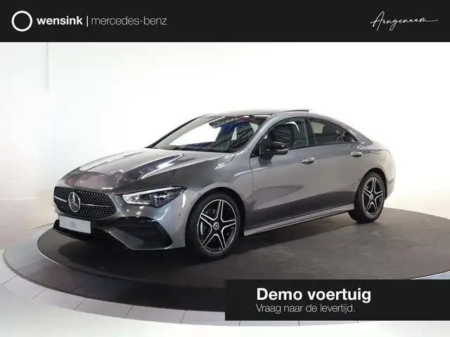 Mercedes-Benz CLA 180 Star Edition AMG Line | Panoramaschuifdak | DISTRO