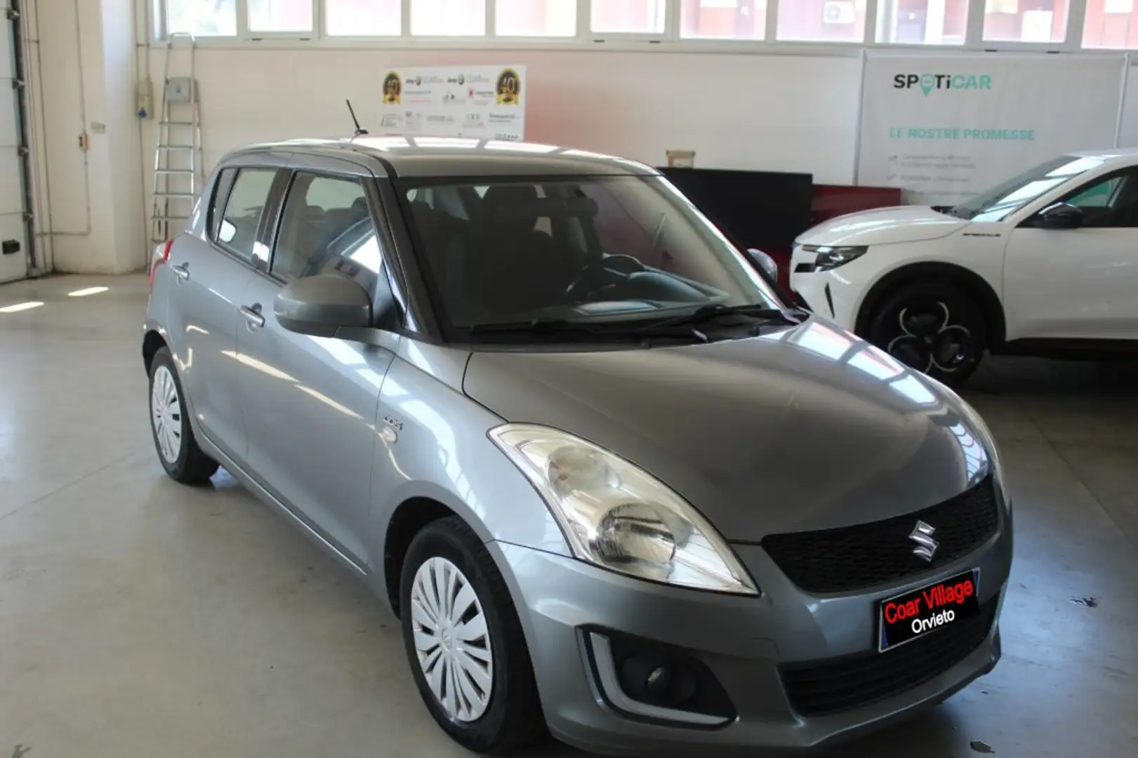 Suzuki Swift 1.3 DDiS 5 porte B-Easy Grigio - 1