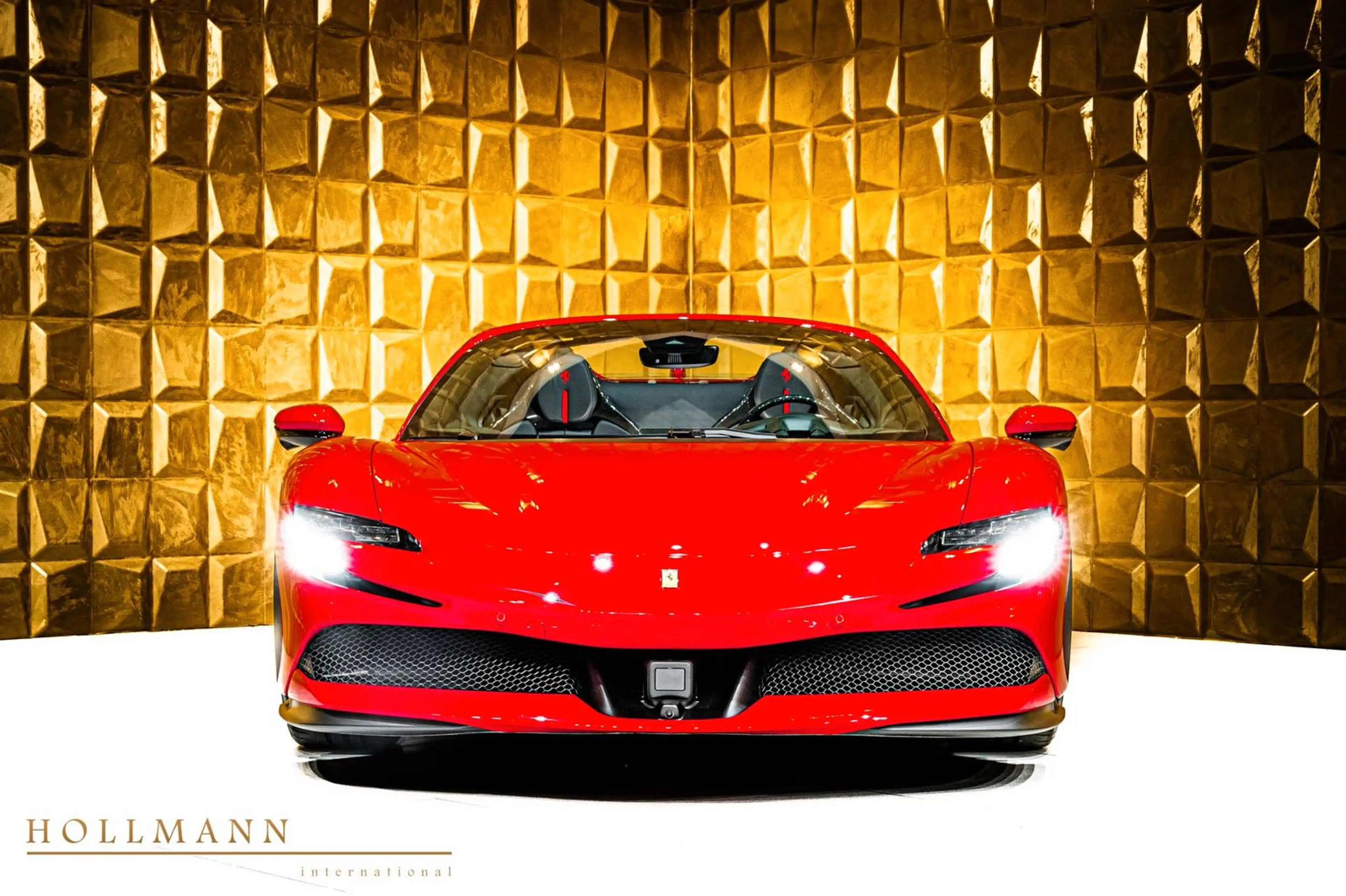 Ferrari SF90 Spider LEDS + CARBON + LIFT + STOCK + — photo 2