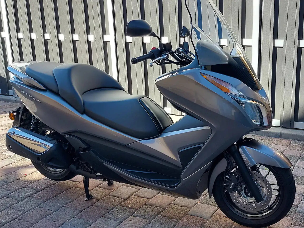 Honda Forza 300