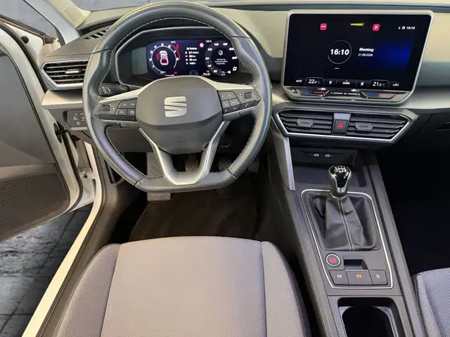 Seat Leon view 9
