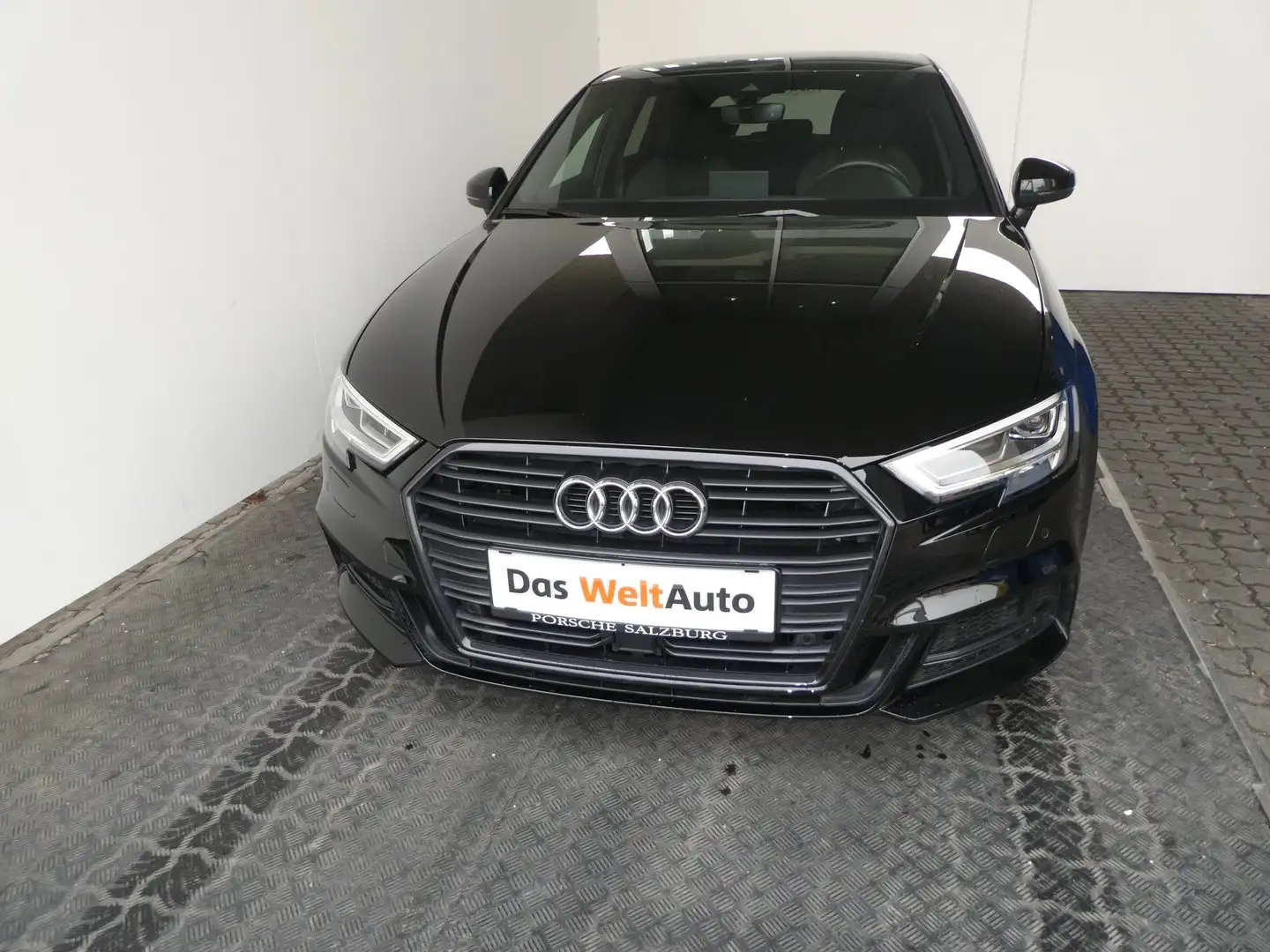 Audi A3 30 TDI Sport Schwarz - 2