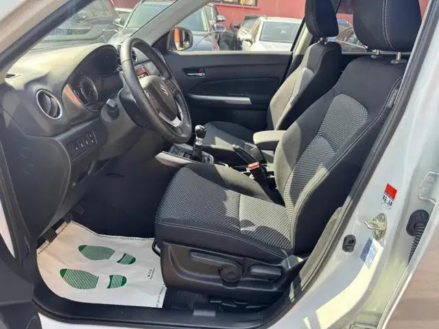 Suzuki Vitara view 15
