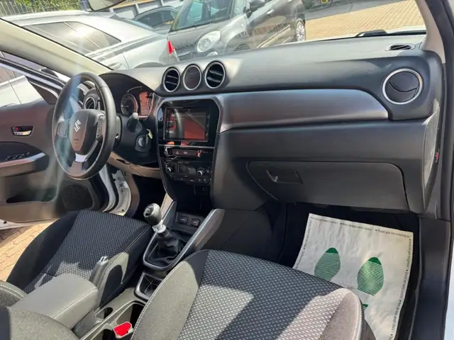 Suzuki Vitara view 11