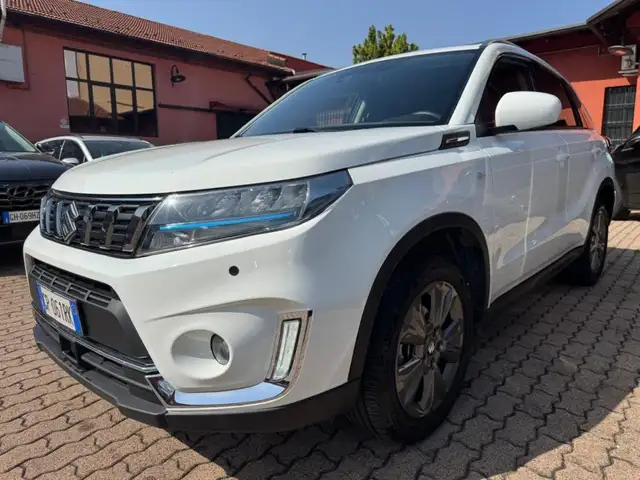 2023 Suzuki Vitara in White for sale