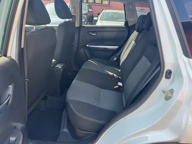 Suzuki Vitara view 13
