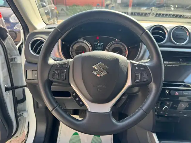 Suzuki Vitara view 8