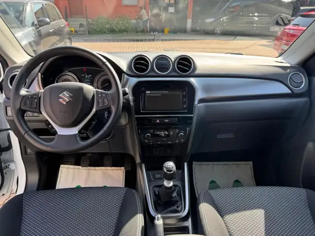 Suzuki Vitara view 9