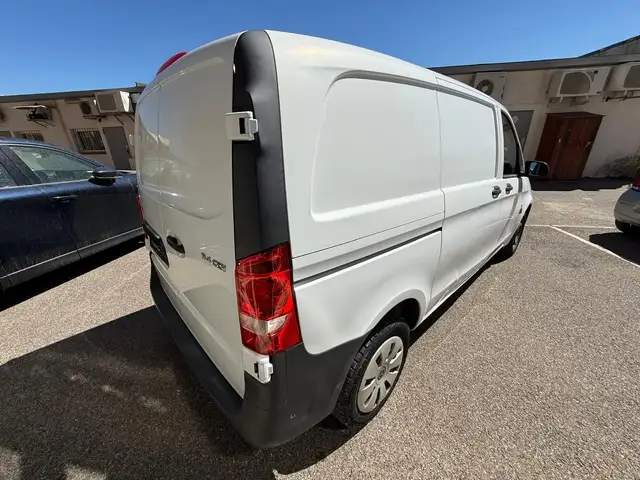 Mercedes-Benz Vito view 5