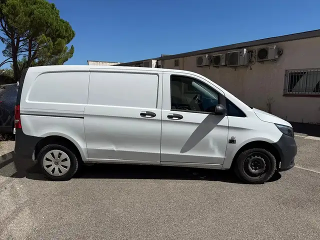 Mercedes-Benz Vito view 6