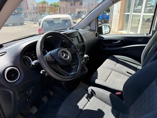 Mercedes-Benz Vito view 9