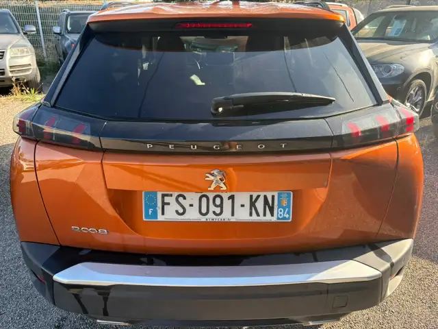 Peugeot 2008 view 4