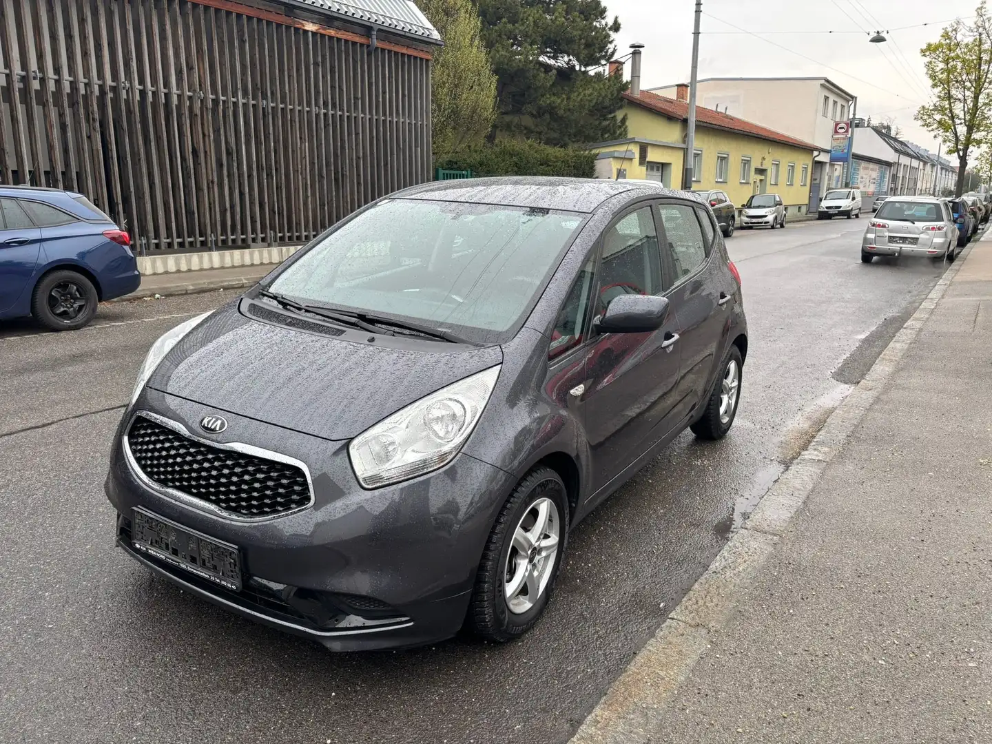 Kia Venga 1,4 CRDi 20 Jahre Edition Titan NEU PICKEL 04/27 Grau - 1