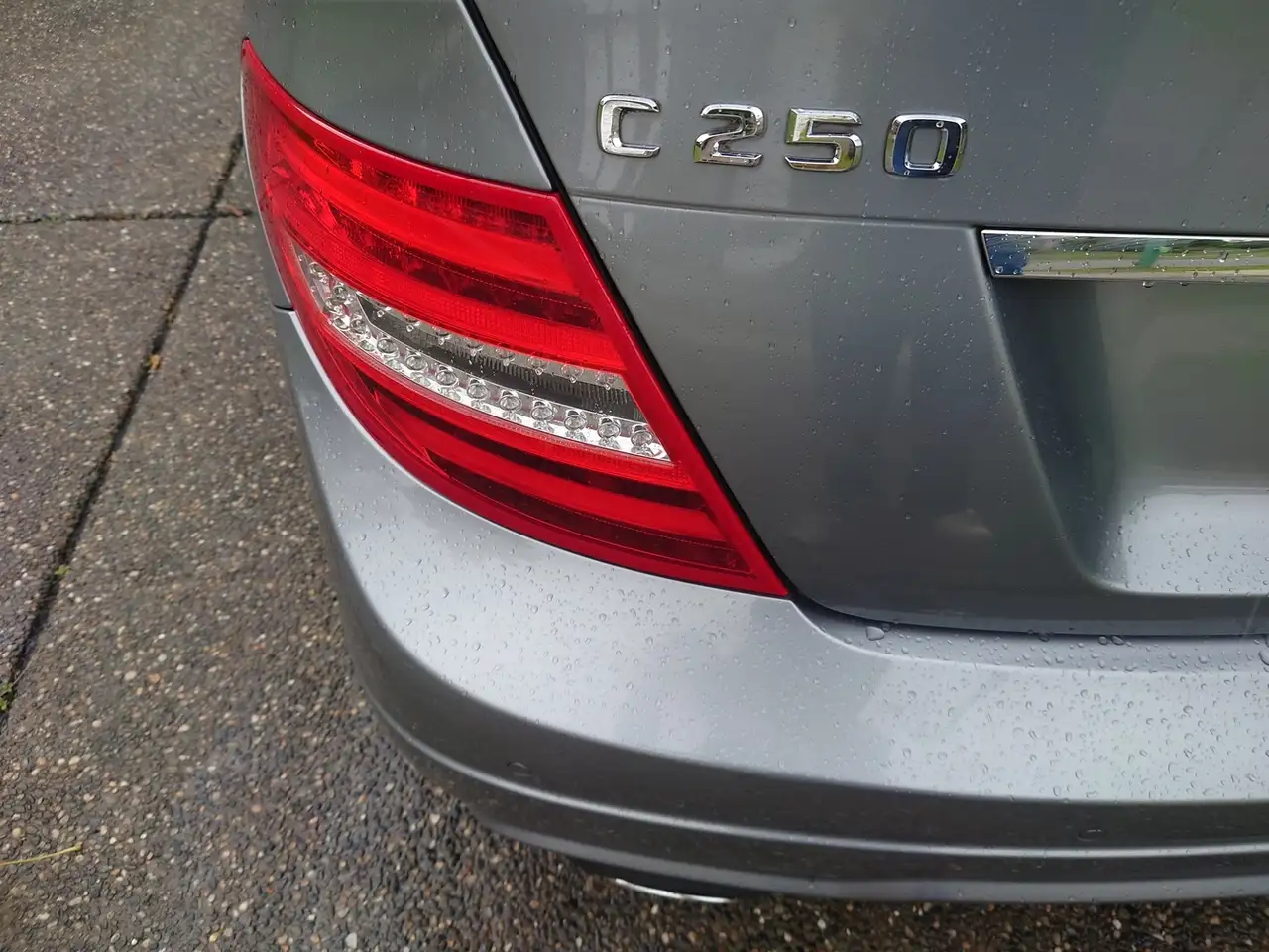 Mercedes-Benz C-Class снимка Mercedes-Benz C-Class