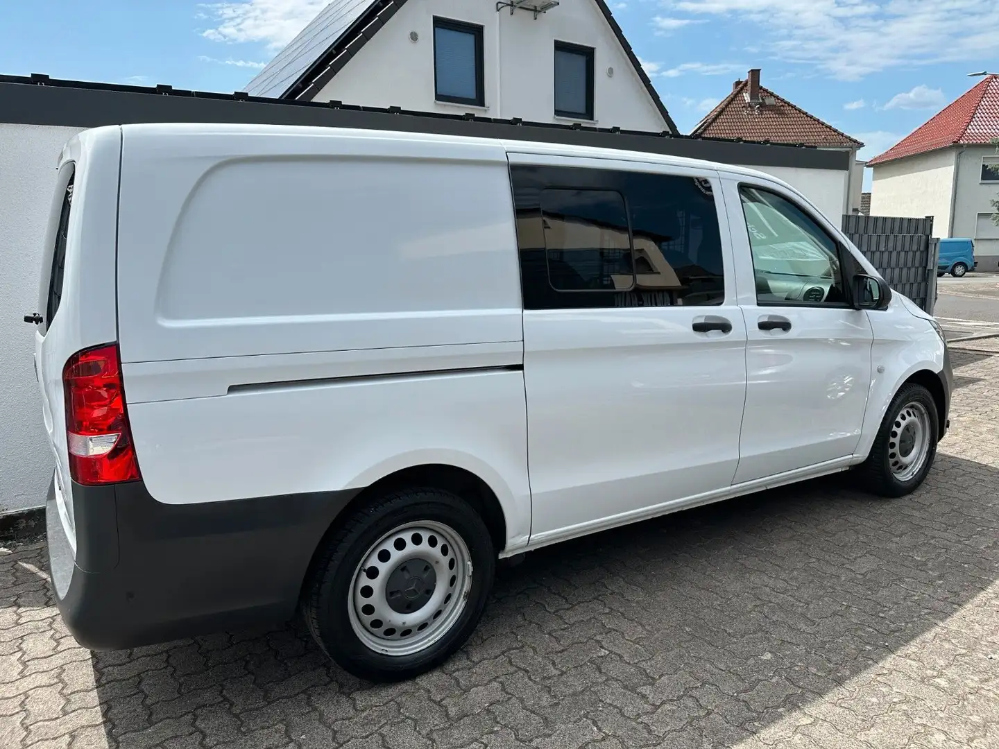 Mercedes-Benz Vito 4MATIC ALLRAD lang Automatik KlimaNavi PDC Camper Weiß - 2