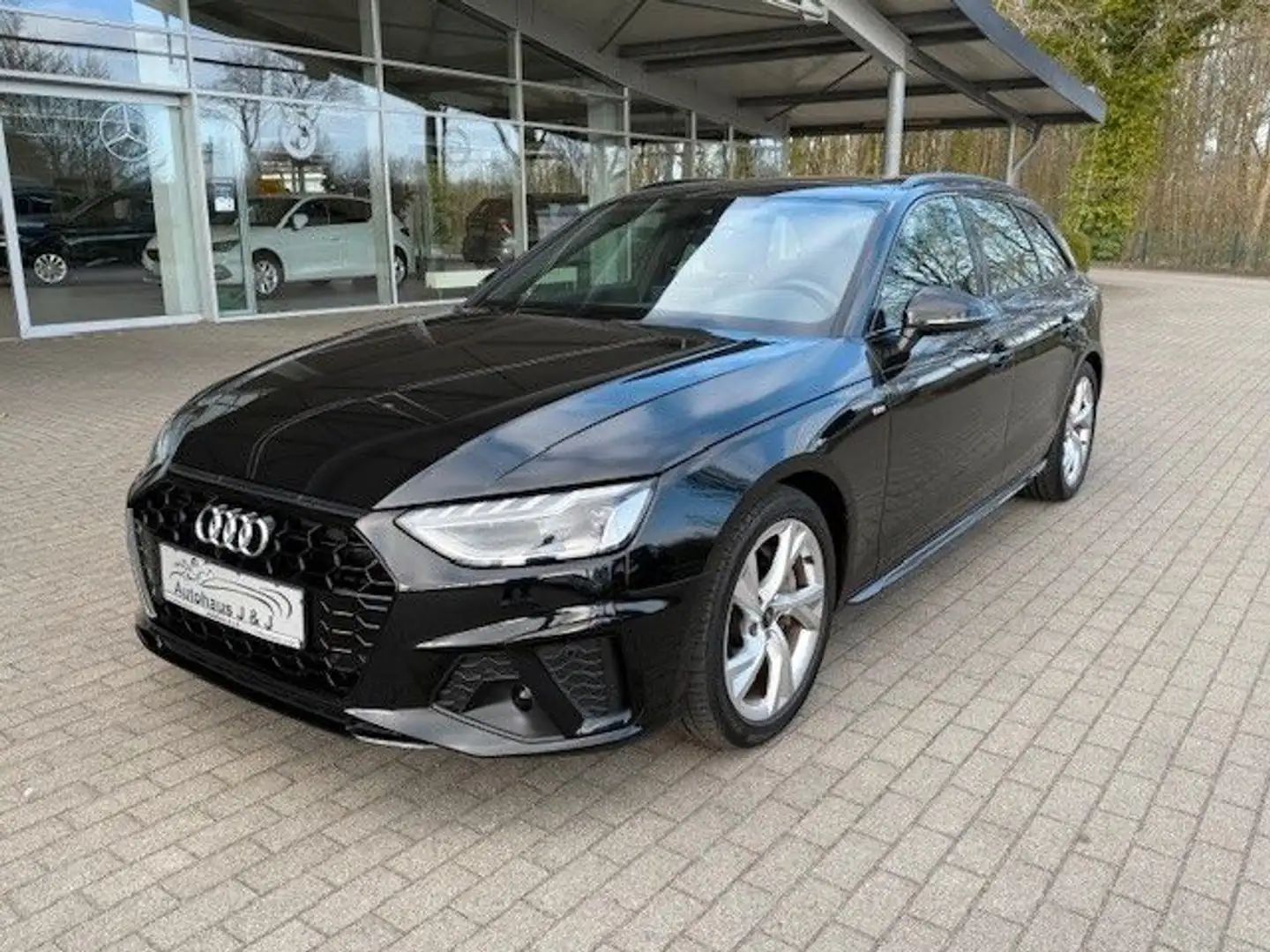 Audi A4 Avant 40 TDI S-line Pano/ACC/Kamera/LED/Navi Schwarz - 1
