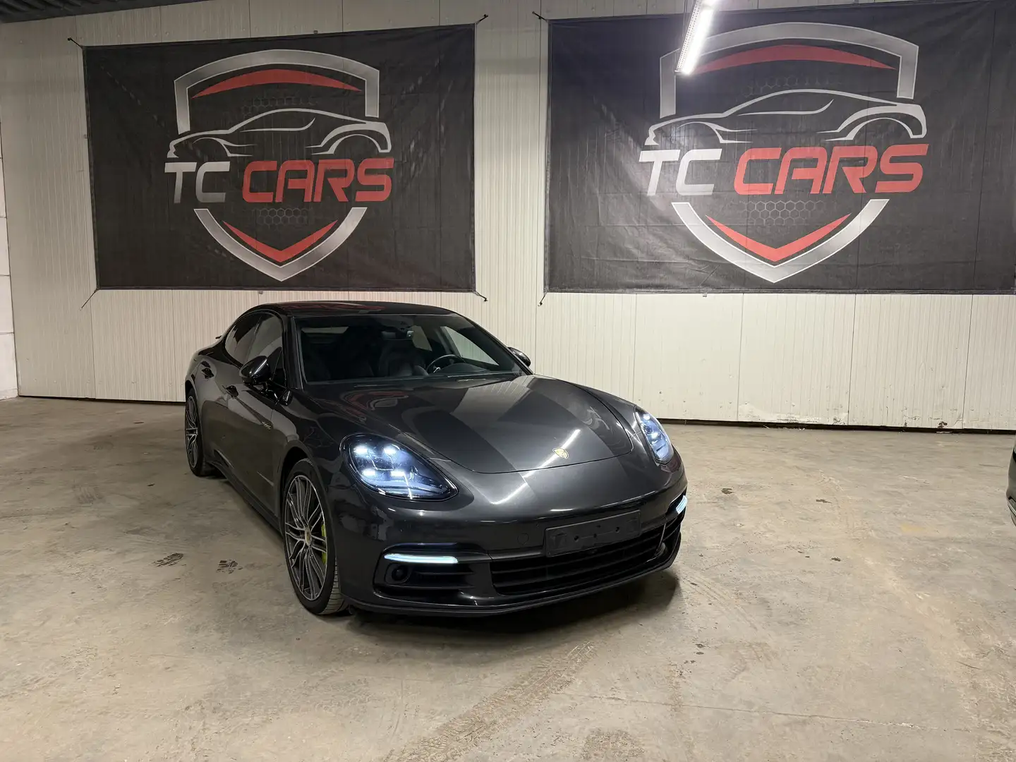 Porsche Panamera 4 E-Hybrid Executive - 2