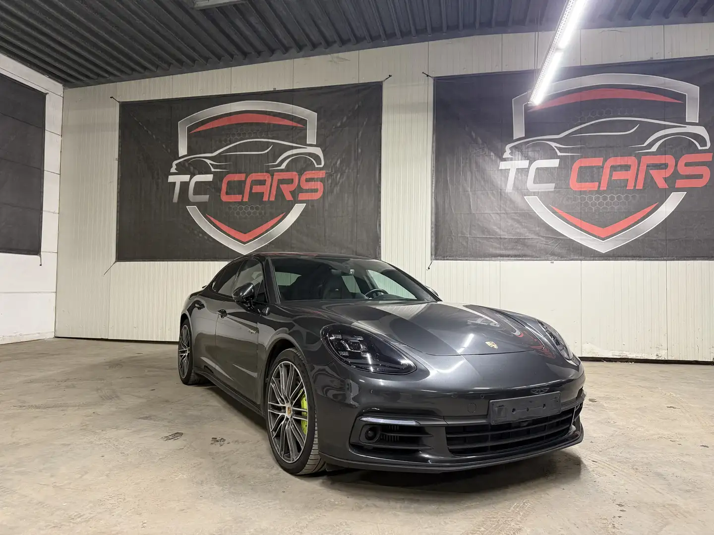 Porsche Panamera 4 E-Hybrid Executive - 1