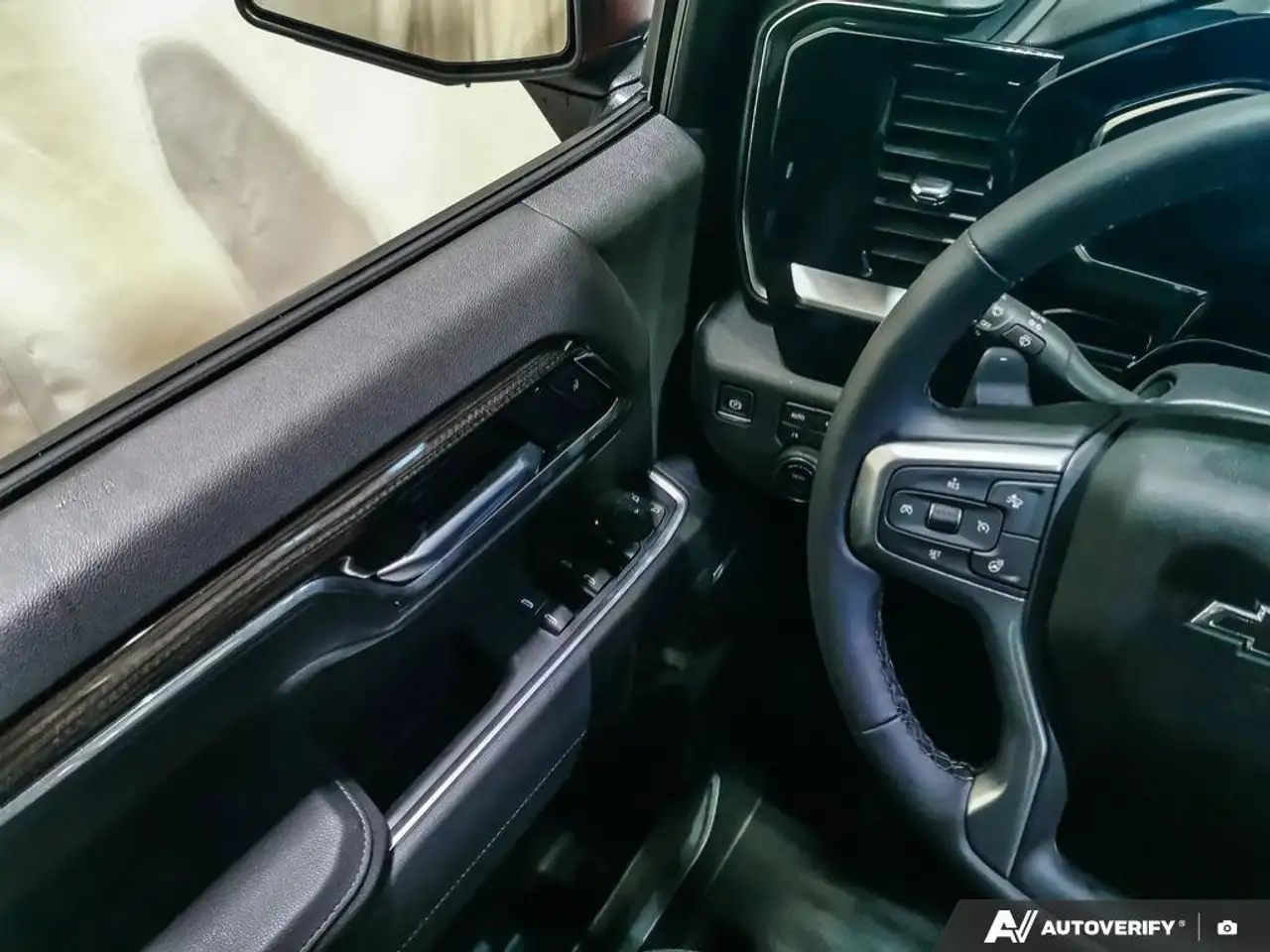 Chevrolet Silverado 1500 снимка Chevrolet Silverado 1500