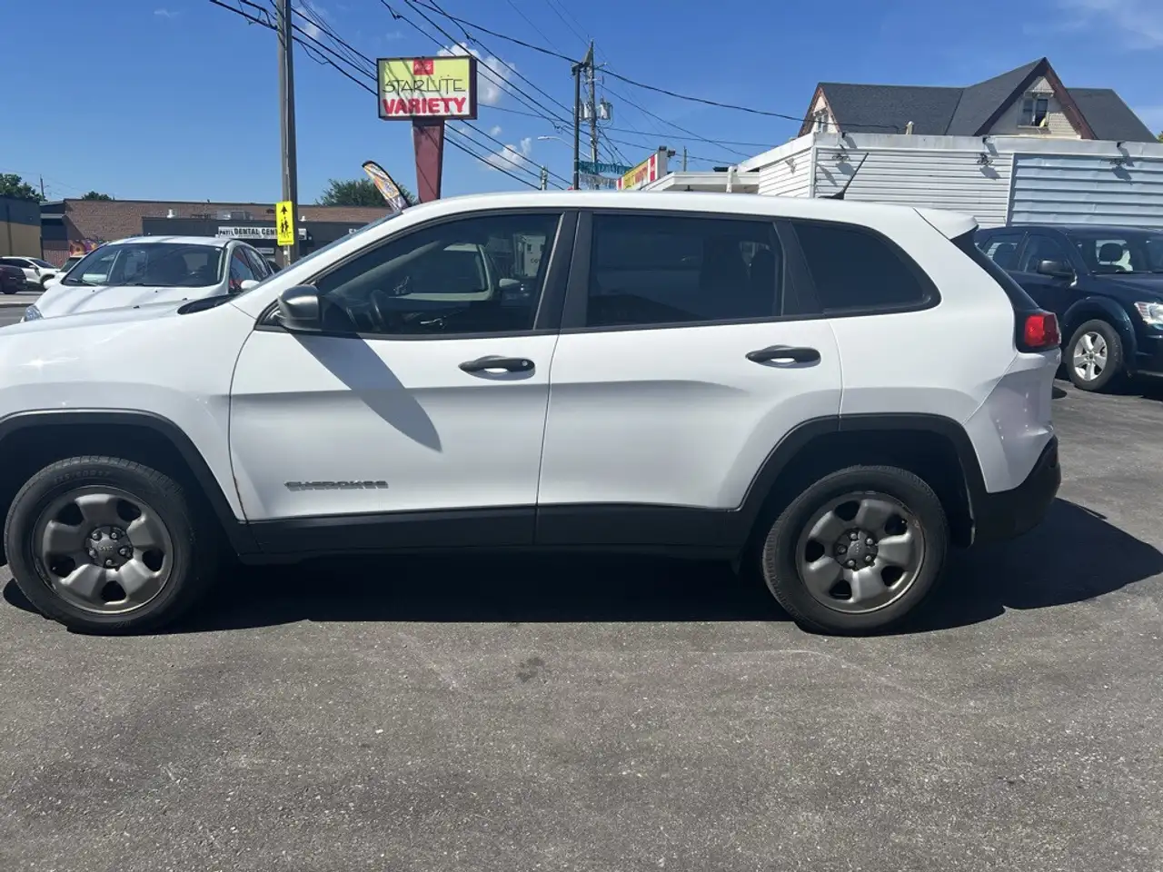 Jeep Cherokee photo Jeep Cherokee