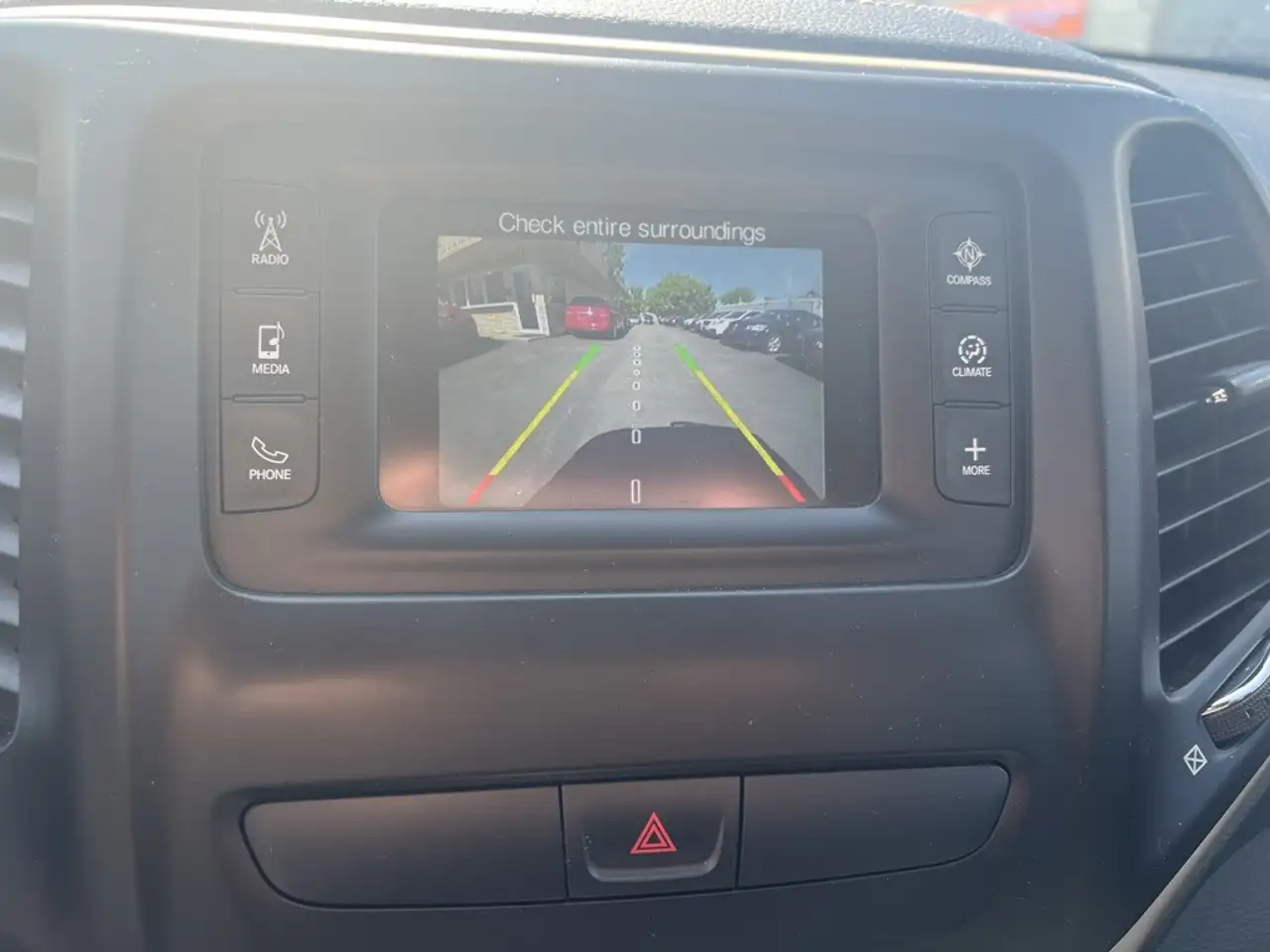 Jeep Cherokee photo Jeep Cherokee