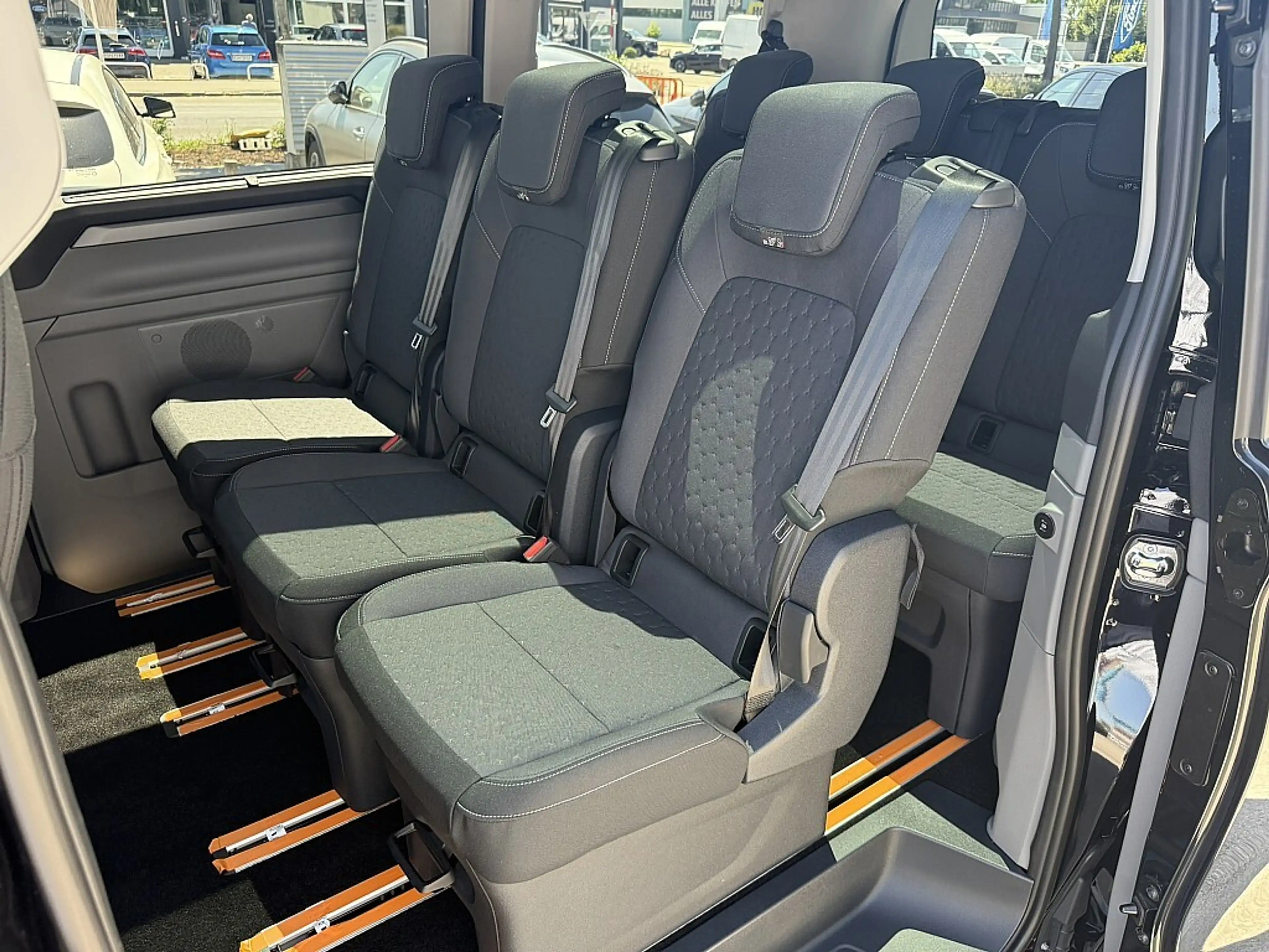 Ford Tourneo Custom Bus 2,0 EcoBlue 320 L1H1 FWD Titanium Aut. — photo 15