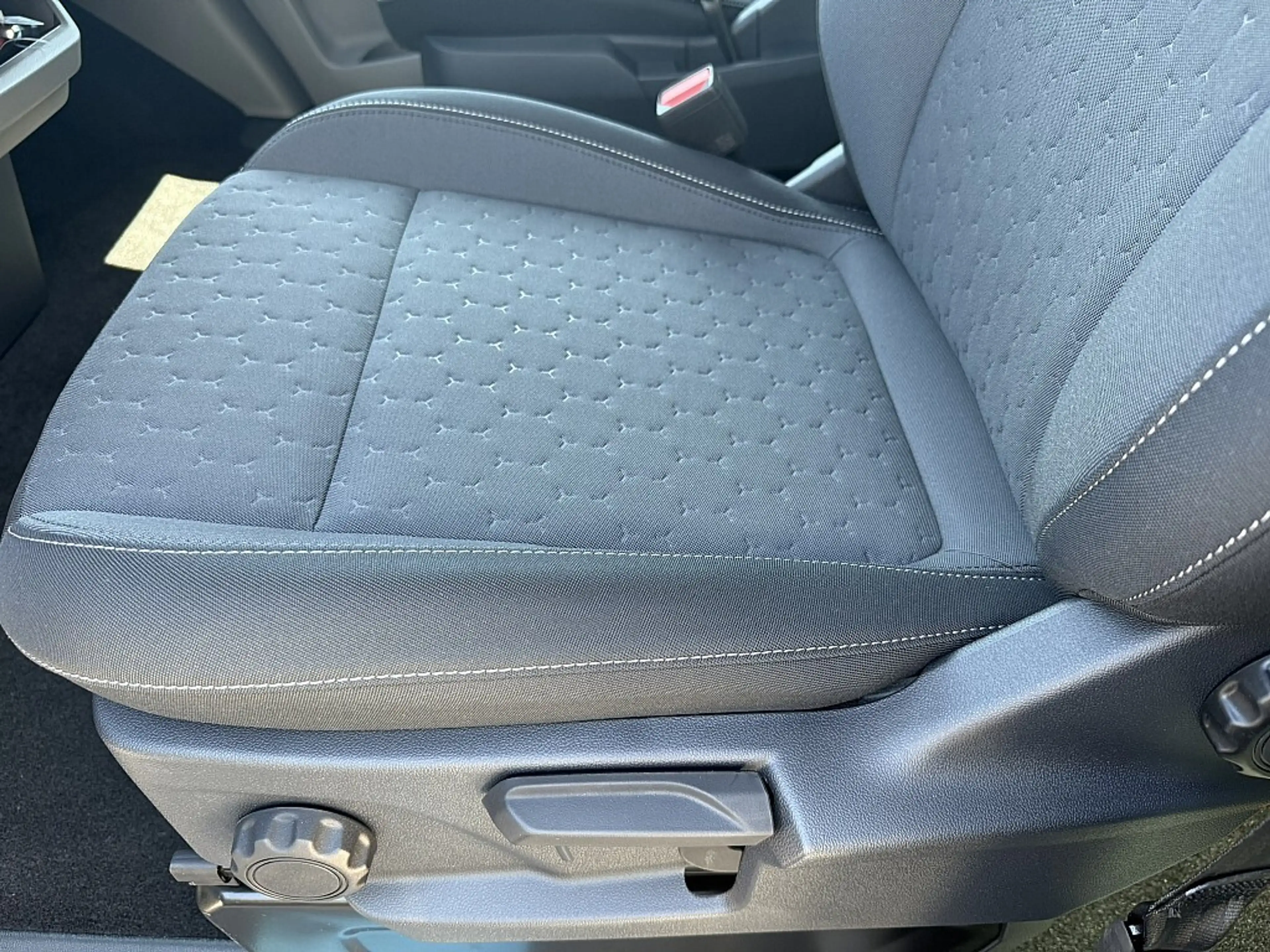 Ford Tourneo Custom Bus 2,0 EcoBlue 320 L1H1 FWD Titanium Aut. — photo 6
