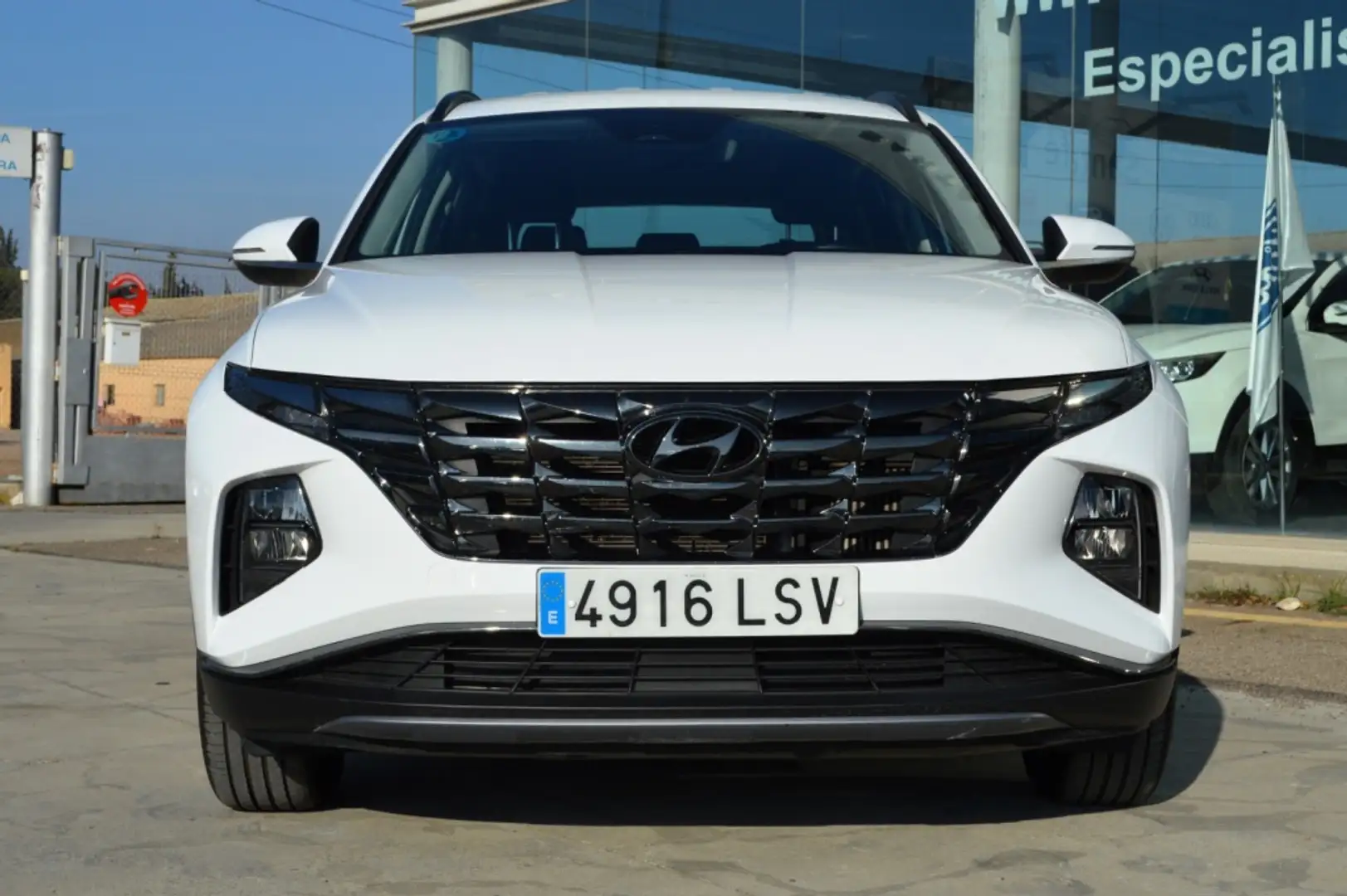 Hyundai TUCSON 1.6 CRDI 48V Maxx 4x4 DT Blanc - 2