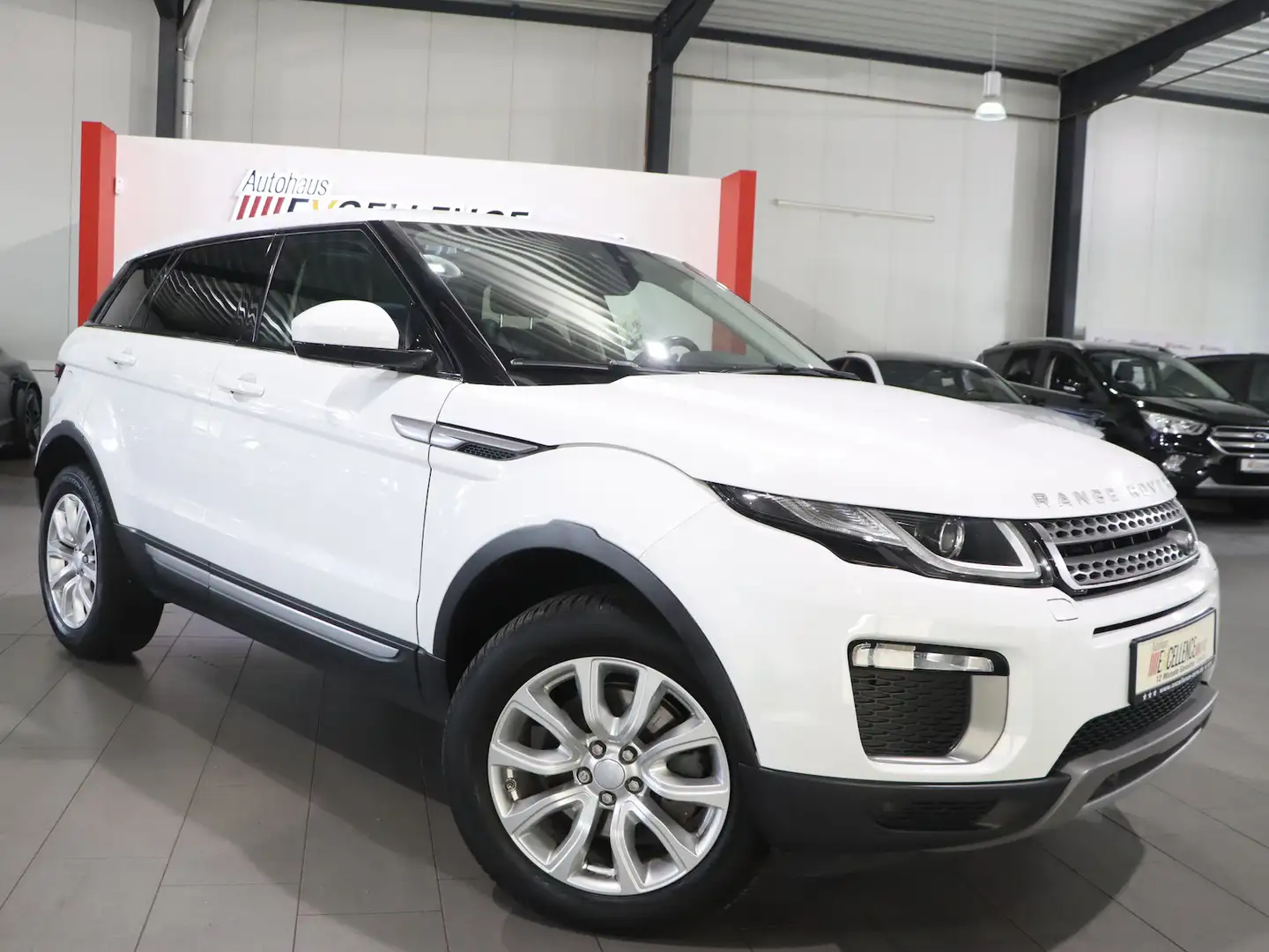 Land Rover Range Rover Evoque 2.0 D SE WHITE&BLACK PANORAMA Weiß - 2
