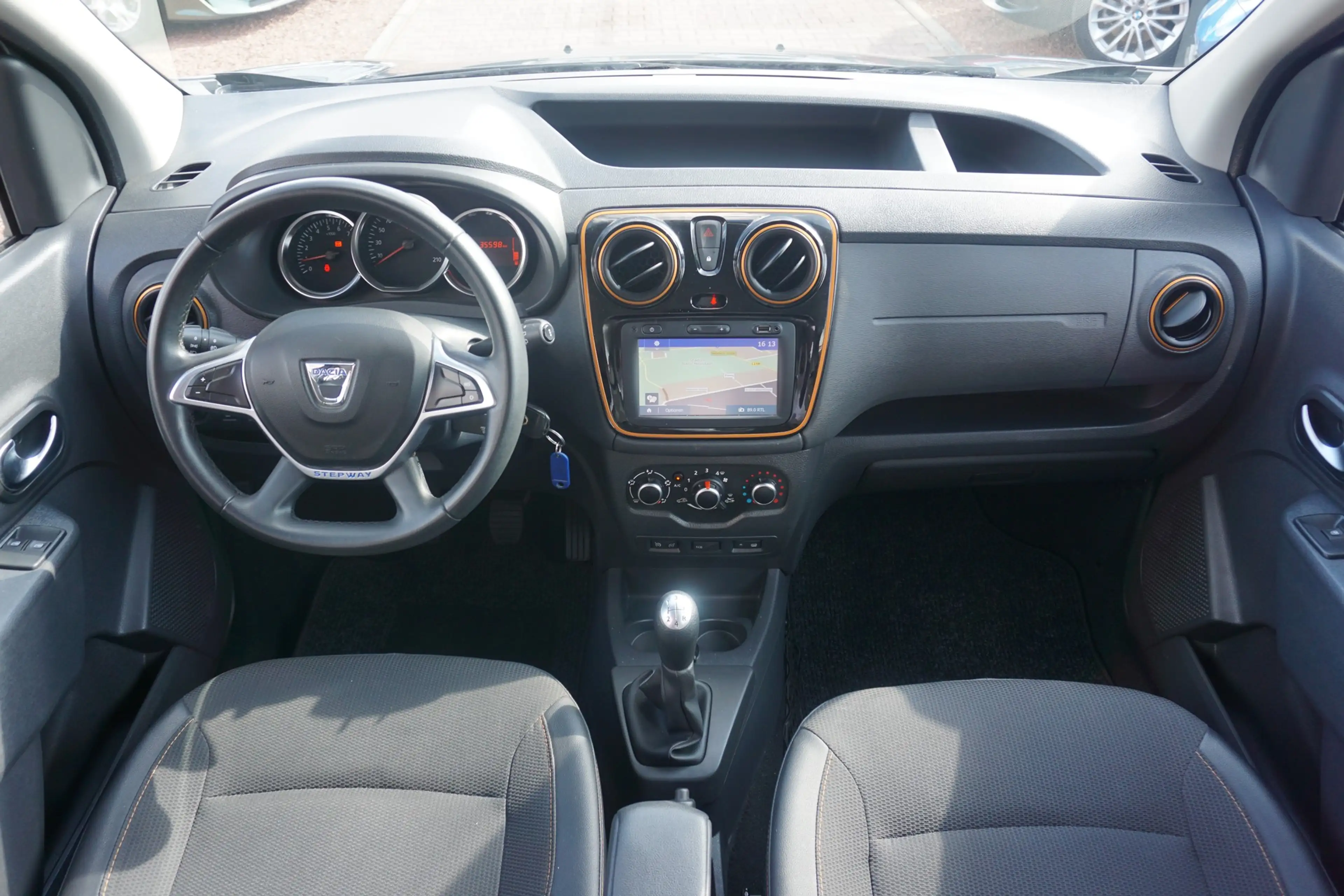 Dacia Dokker Stepway 1.2 Celebration Navi Sitzheizung — photo 8