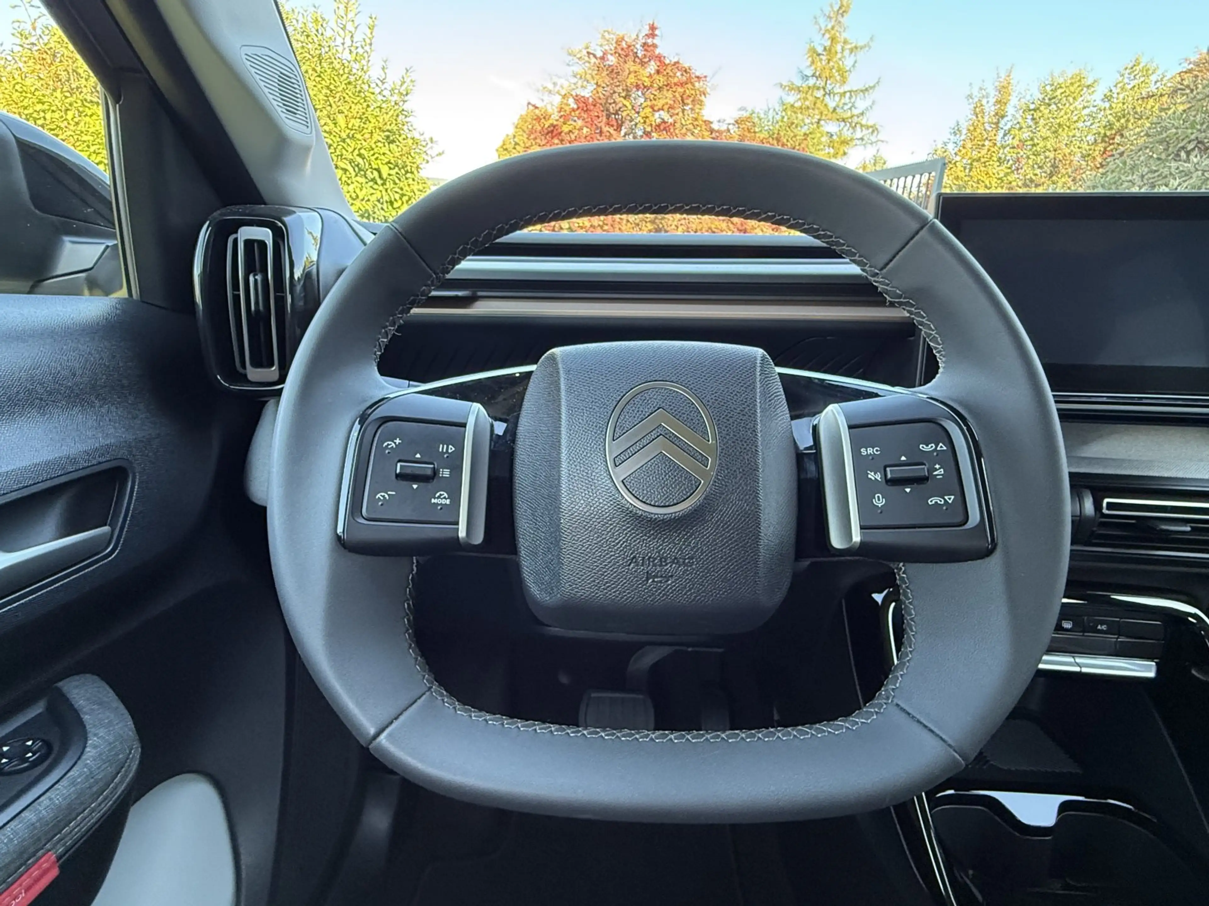 Citroen C3 Aircross 1.2 Mild-Hybrid 145  PLUS — photo 8