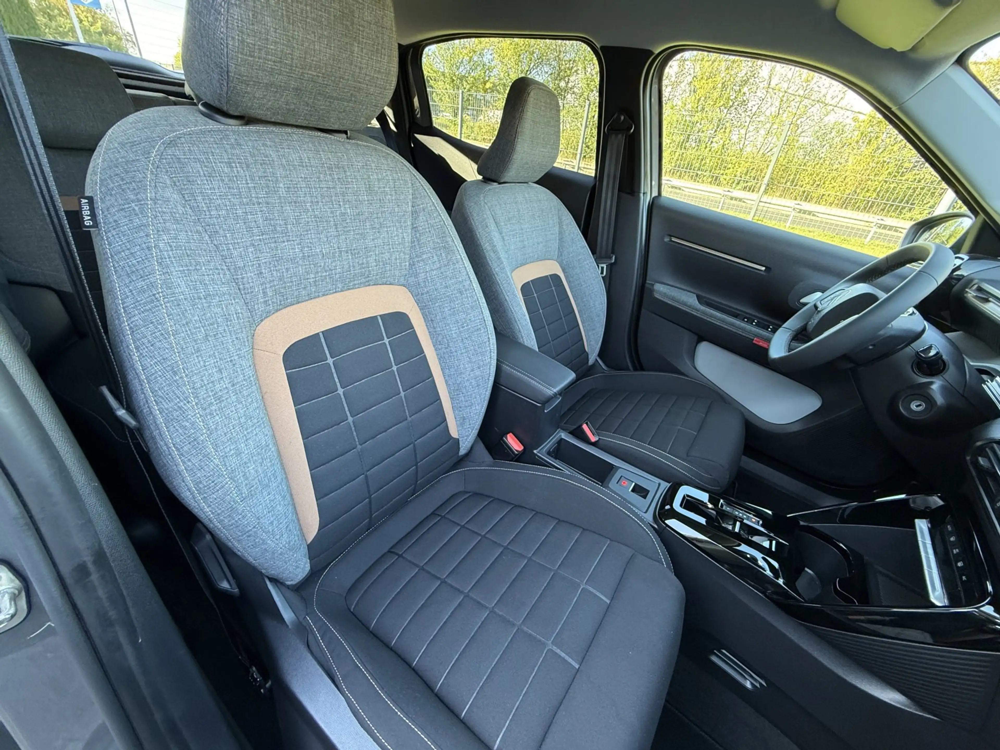 Citroen C3 Aircross 1.2 Mild-Hybrid 145  PLUS — photo 12