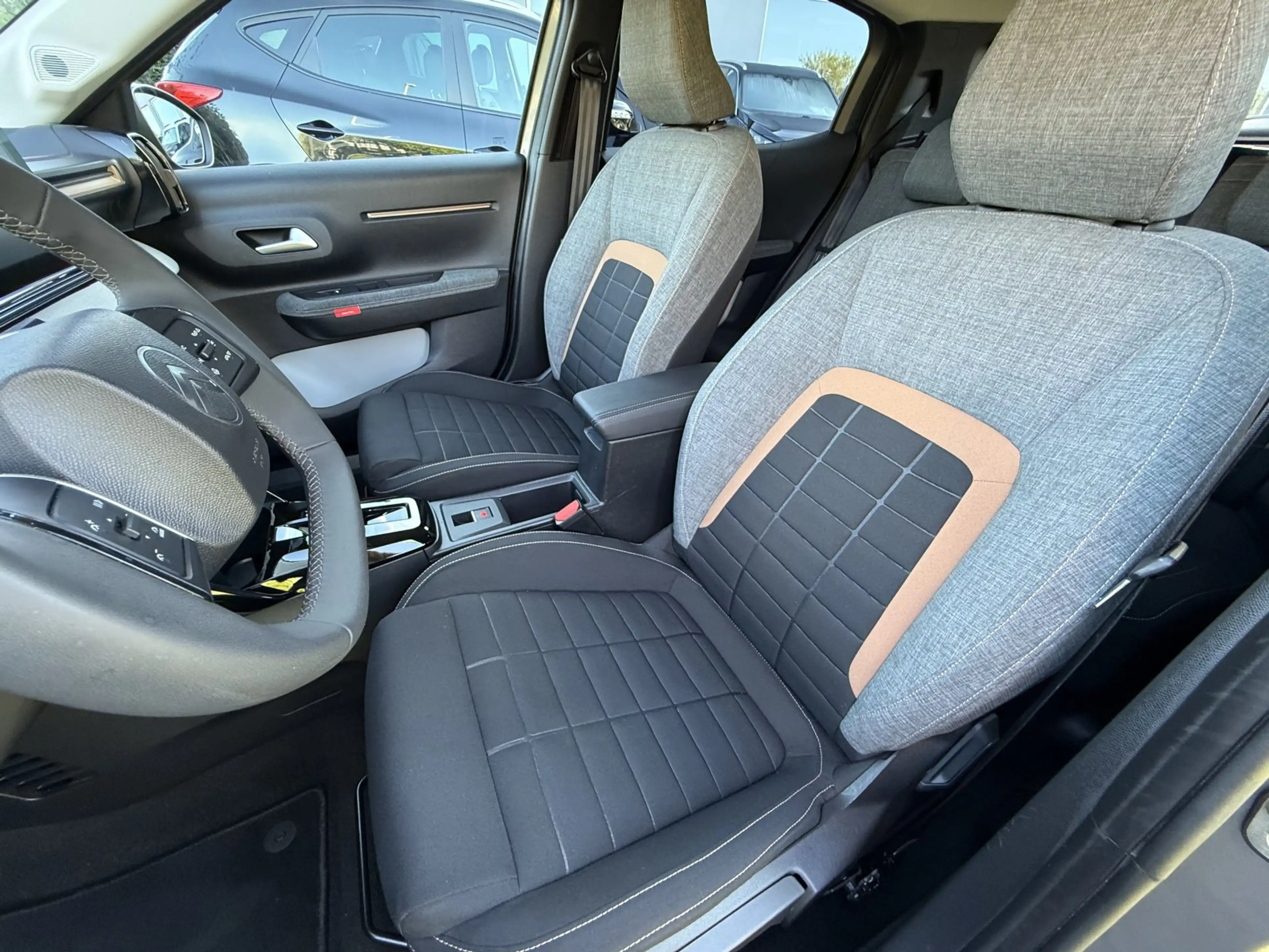 Citroen C3 Aircross 1.2 Mild-Hybrid 145  PLUS — photo 9
