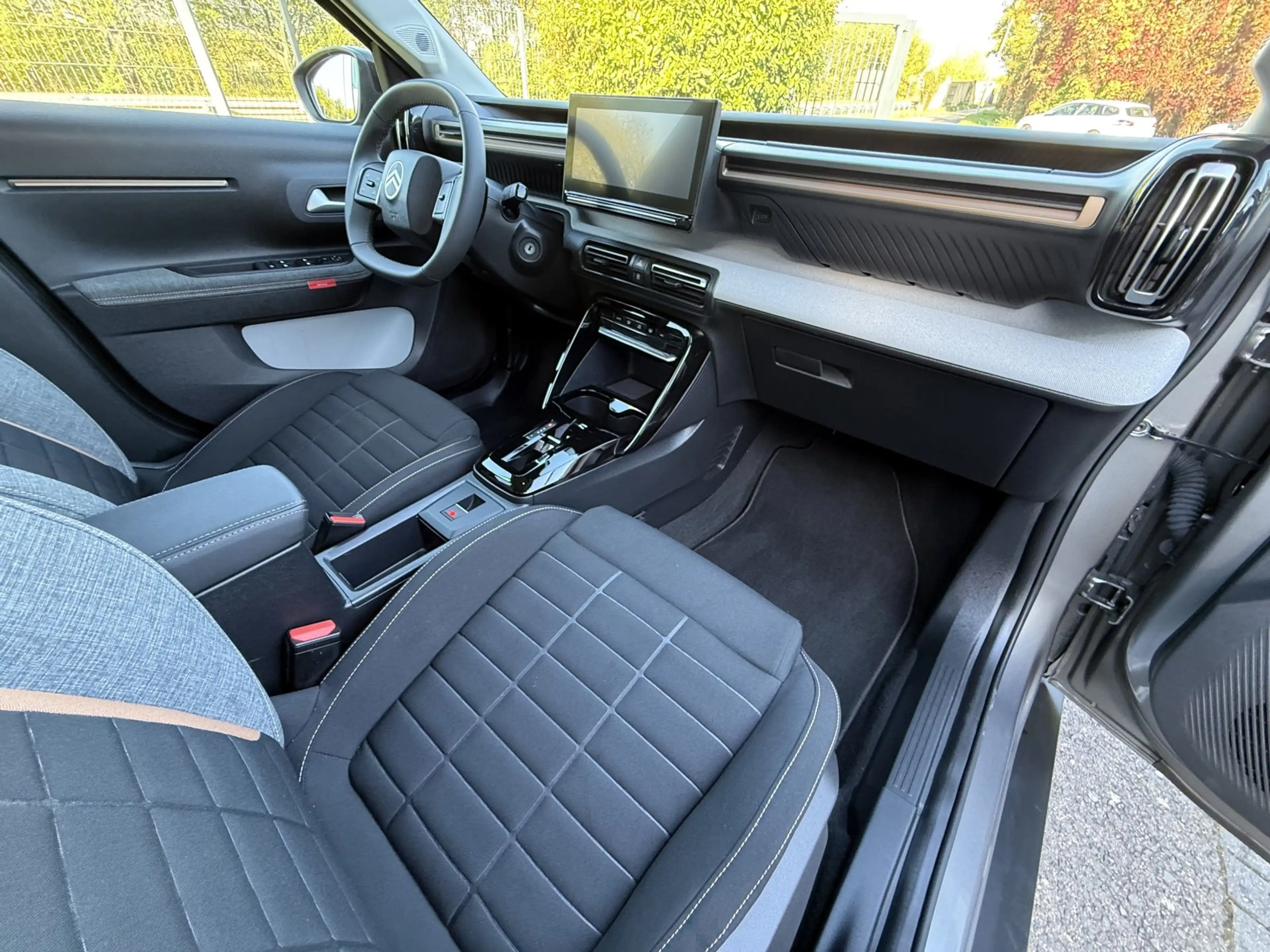 Citroen C3 Aircross 1.2 Mild-Hybrid 145  PLUS — photo 11