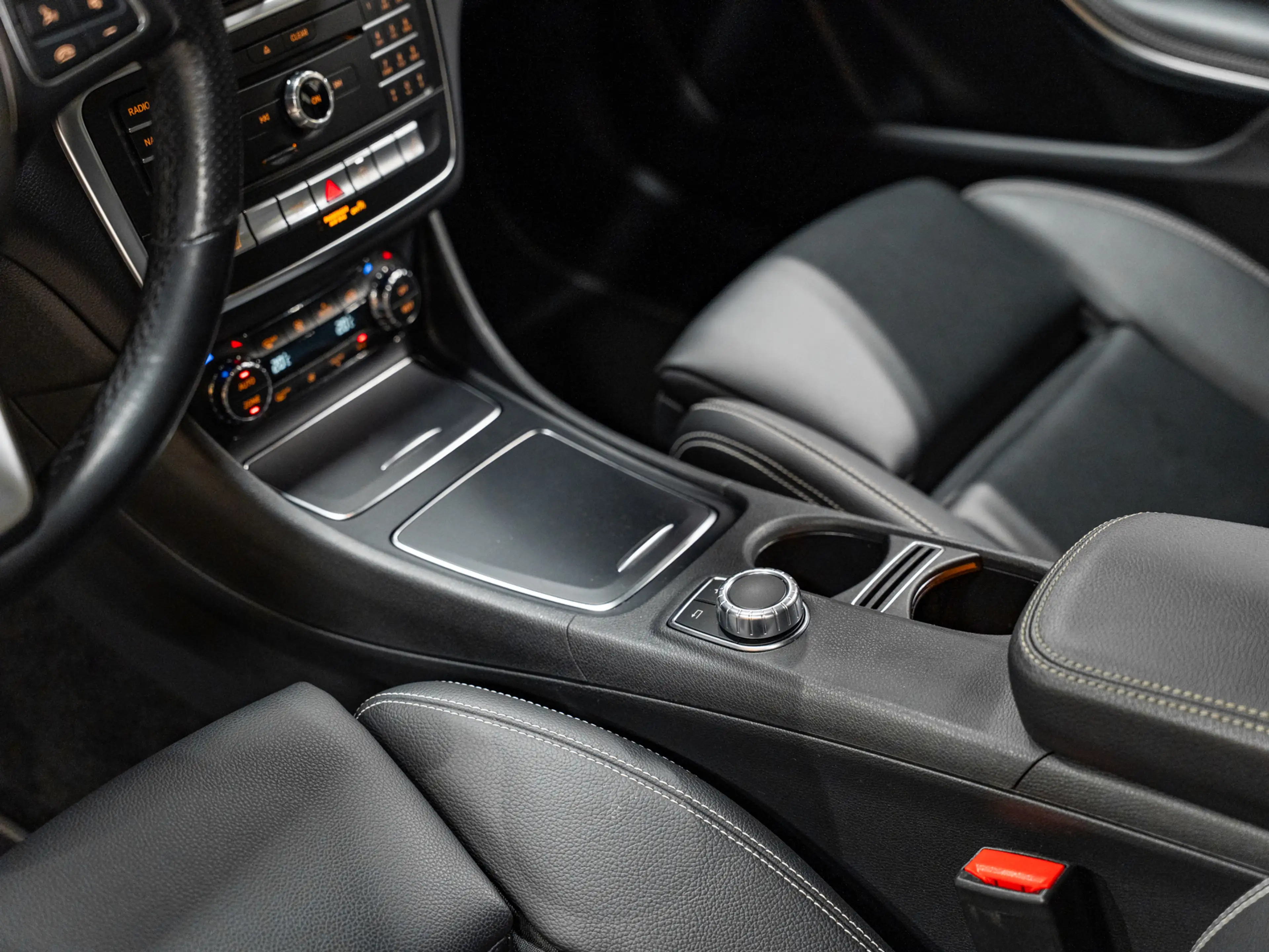 Mercedes-Benz GLA 200 AMG AUT, Facelift, Voll Led, Navi, Leder, Camera, — photo 26