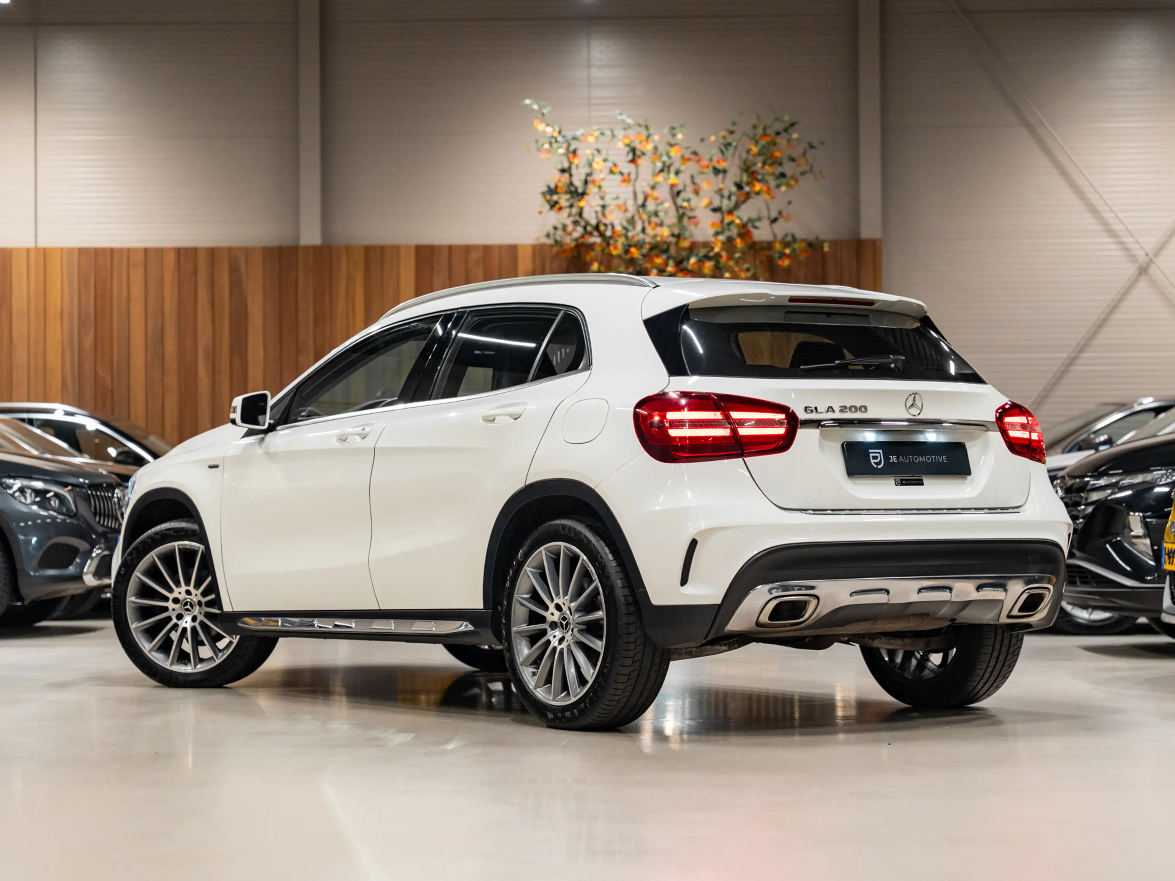 Mercedes-Benz GLA 200 AMG AUT, Facelift, Voll Led, Navi, Leder, Camera, — photo 4