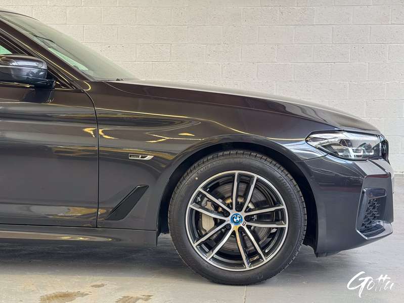 Photo du véhicule BMW 530