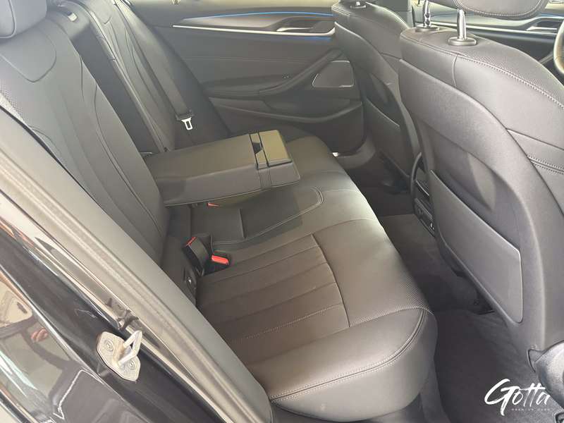 Photo du véhicule BMW 530