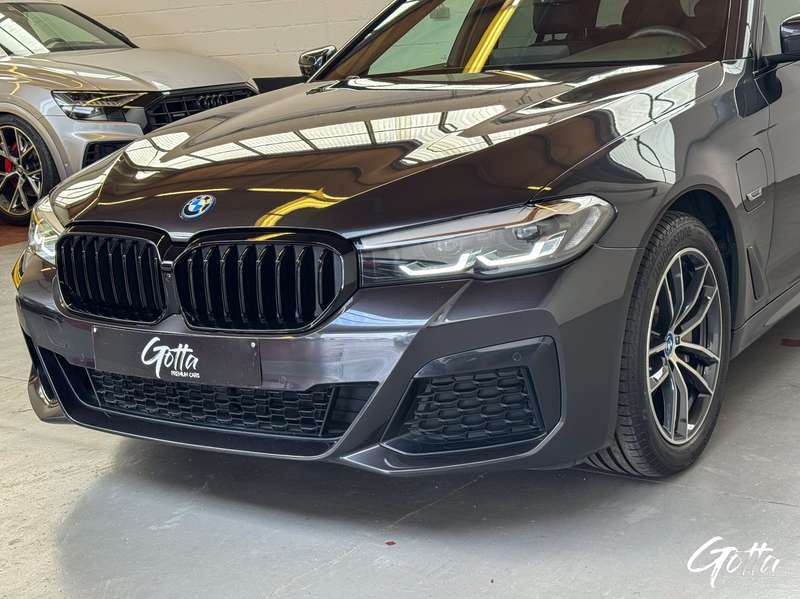 Photo du véhicule BMW 530